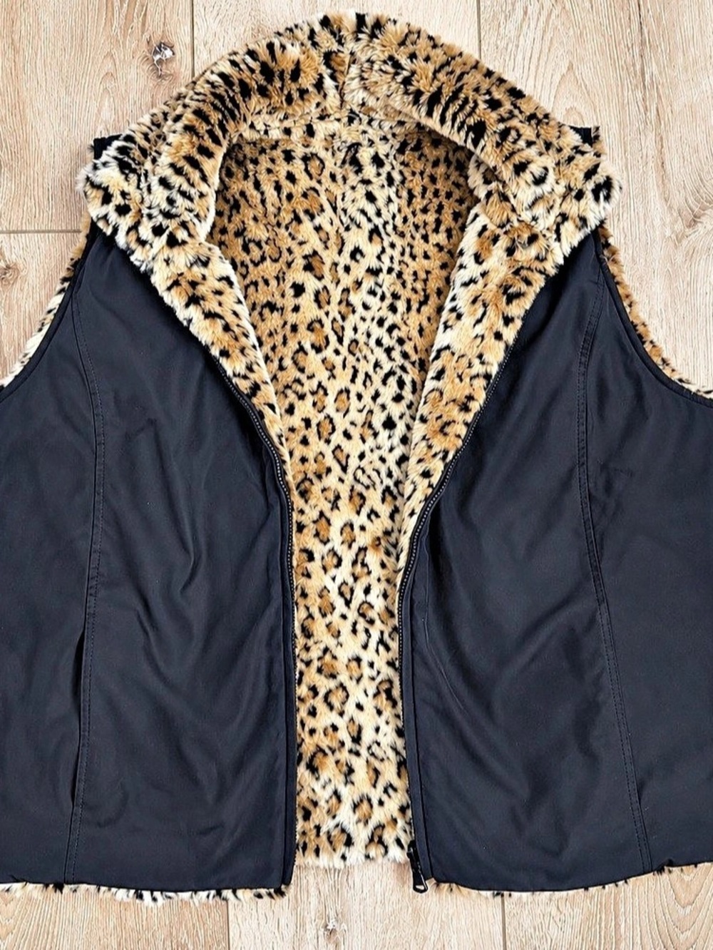 Kristen Blake Women’s XL Reversible Black Leopard Faux Fur Zip Vest